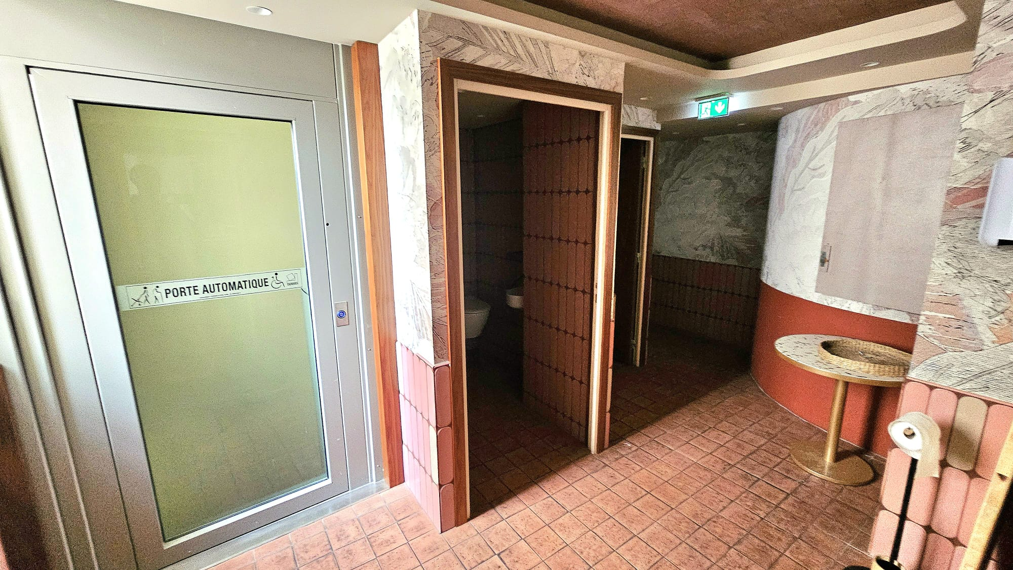 Agrandir la photo Murs à vendre à vendre - 210.0 m2 - 06 - Alpes-Maritimes
