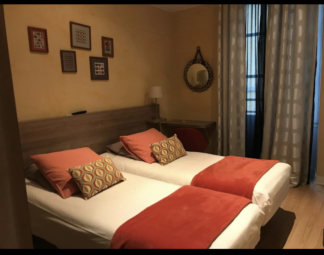 Agrandir la photo Hôtel à vendre - 450.0 m2 - 77 - Seine-et-Marne