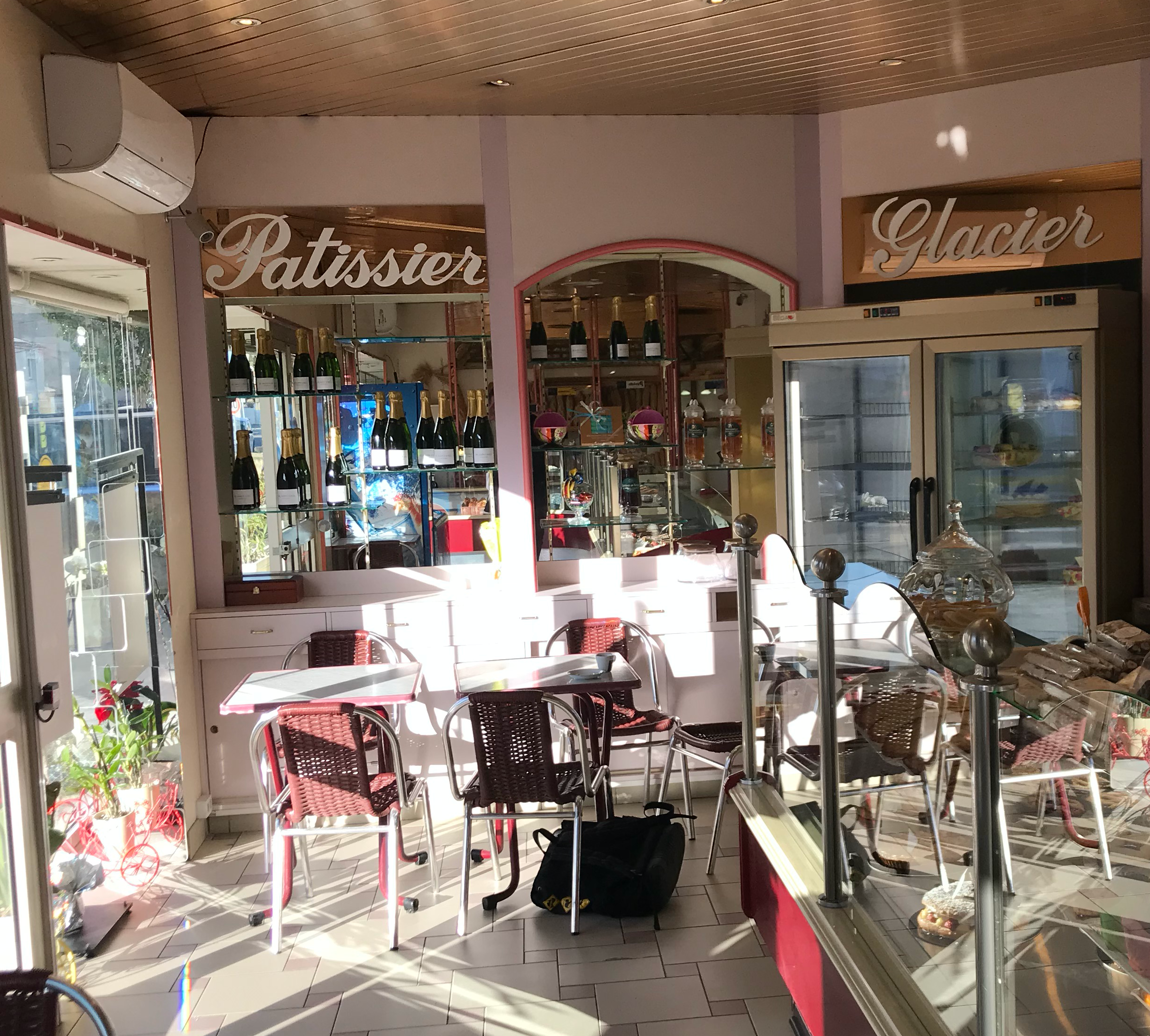 Agrandir la photo Boulangerie à vendre - 220.0 m2 - 13 - Bouches-du-Rhone