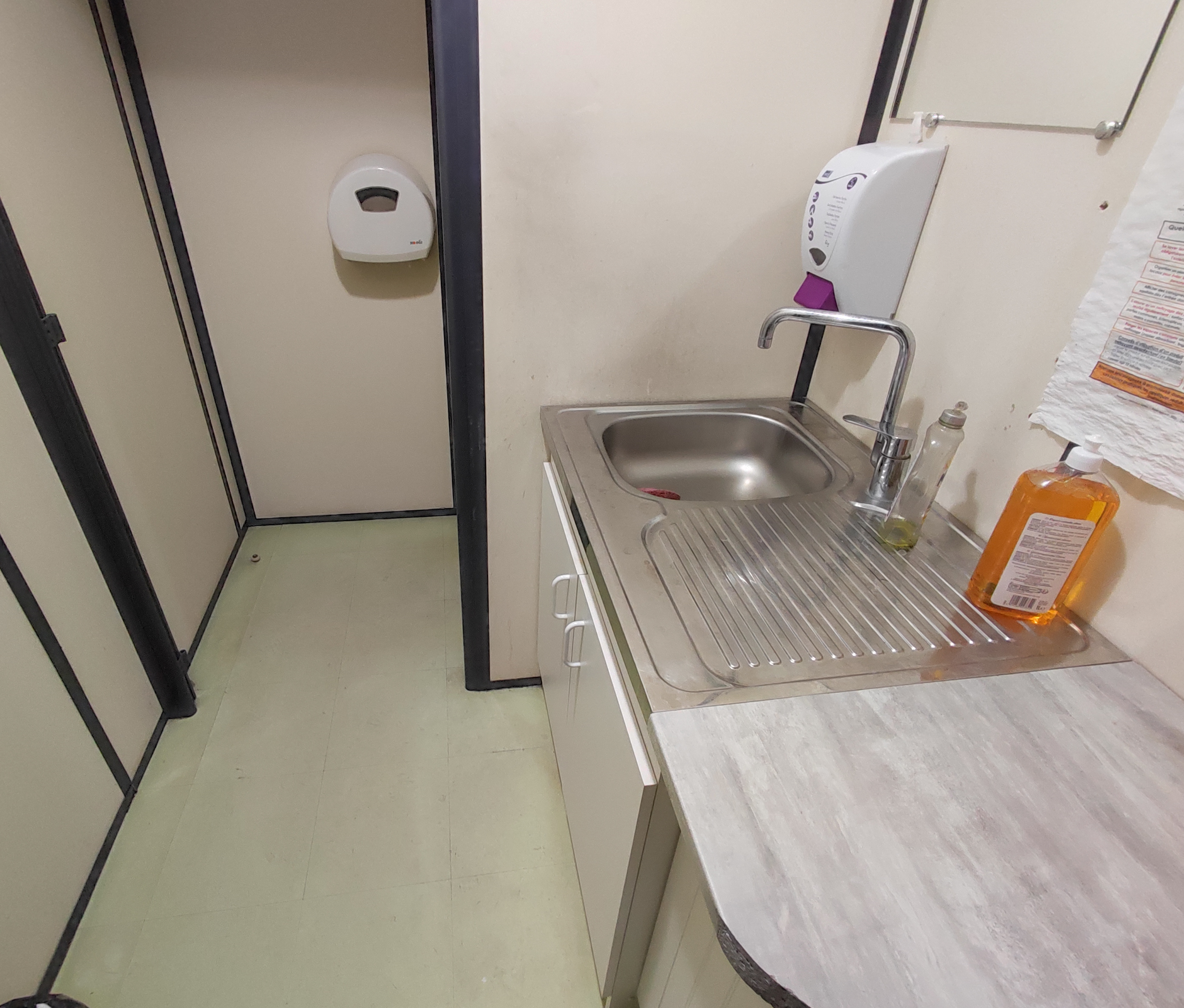 Agrandir la photo Entrepôt à louer - 300.0 m2 - 77 - Seine-et-Marne