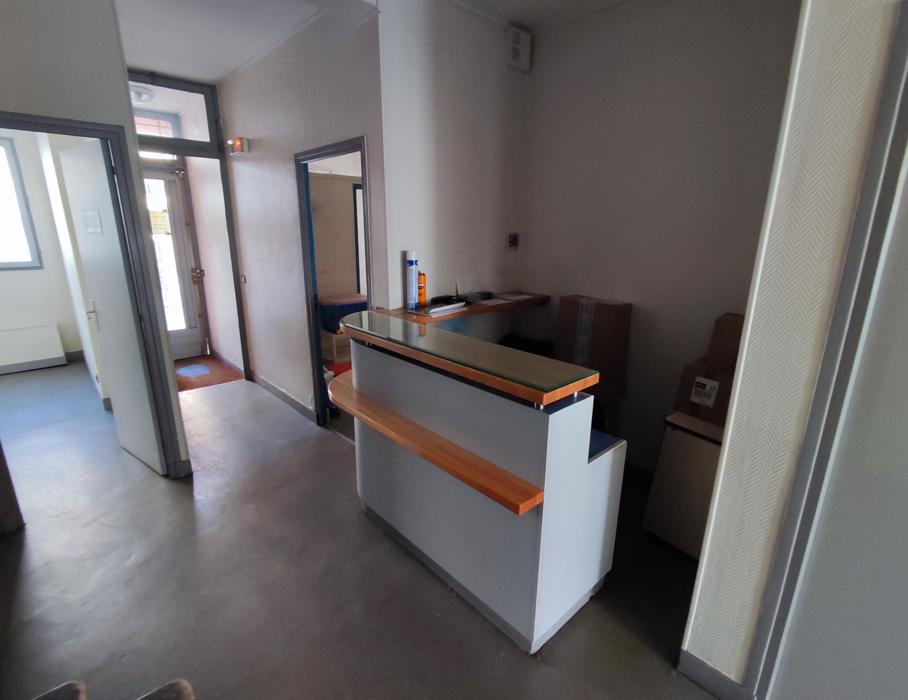Agrandir la photo Murs à vendre à vendre - 325.0 m2 - 77 - Seine-et-Marne