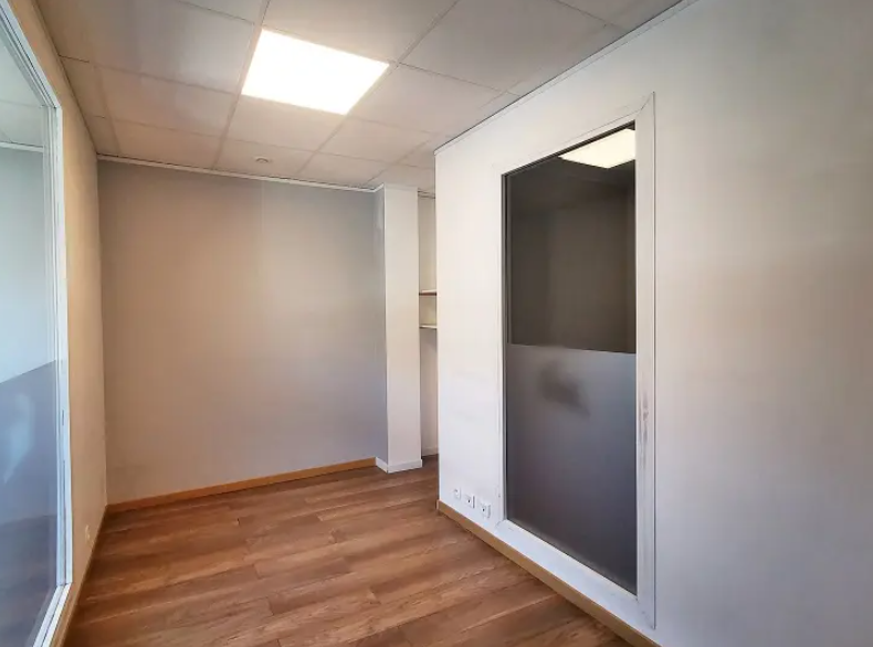 Agrandir la photo Murs à vendre à vendre - 92.0 m2 - 77 - Seine-et-Marne