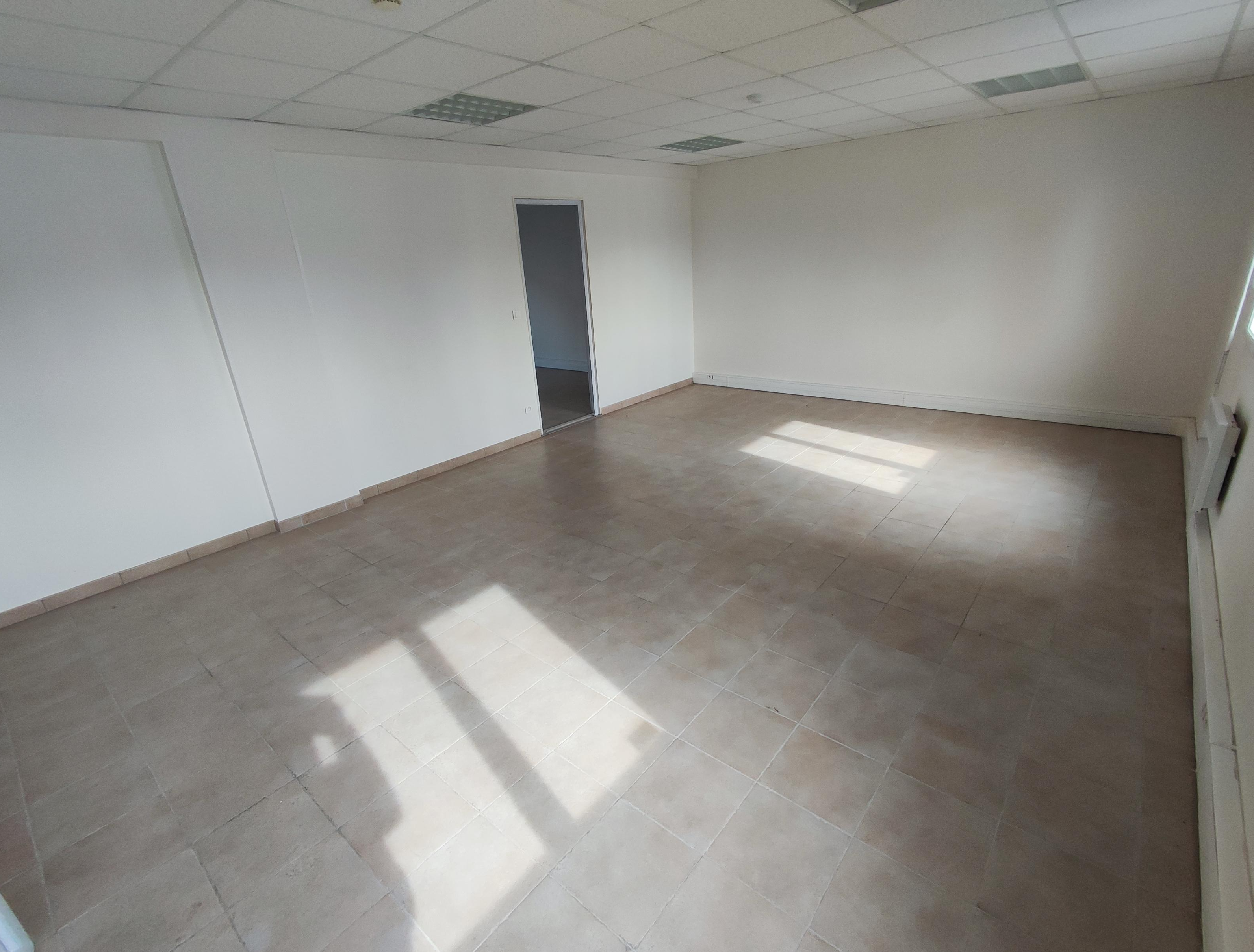 Agrandir la photo Bureaux à louer - 80.0 m2 - 77 - Seine-et-Marne