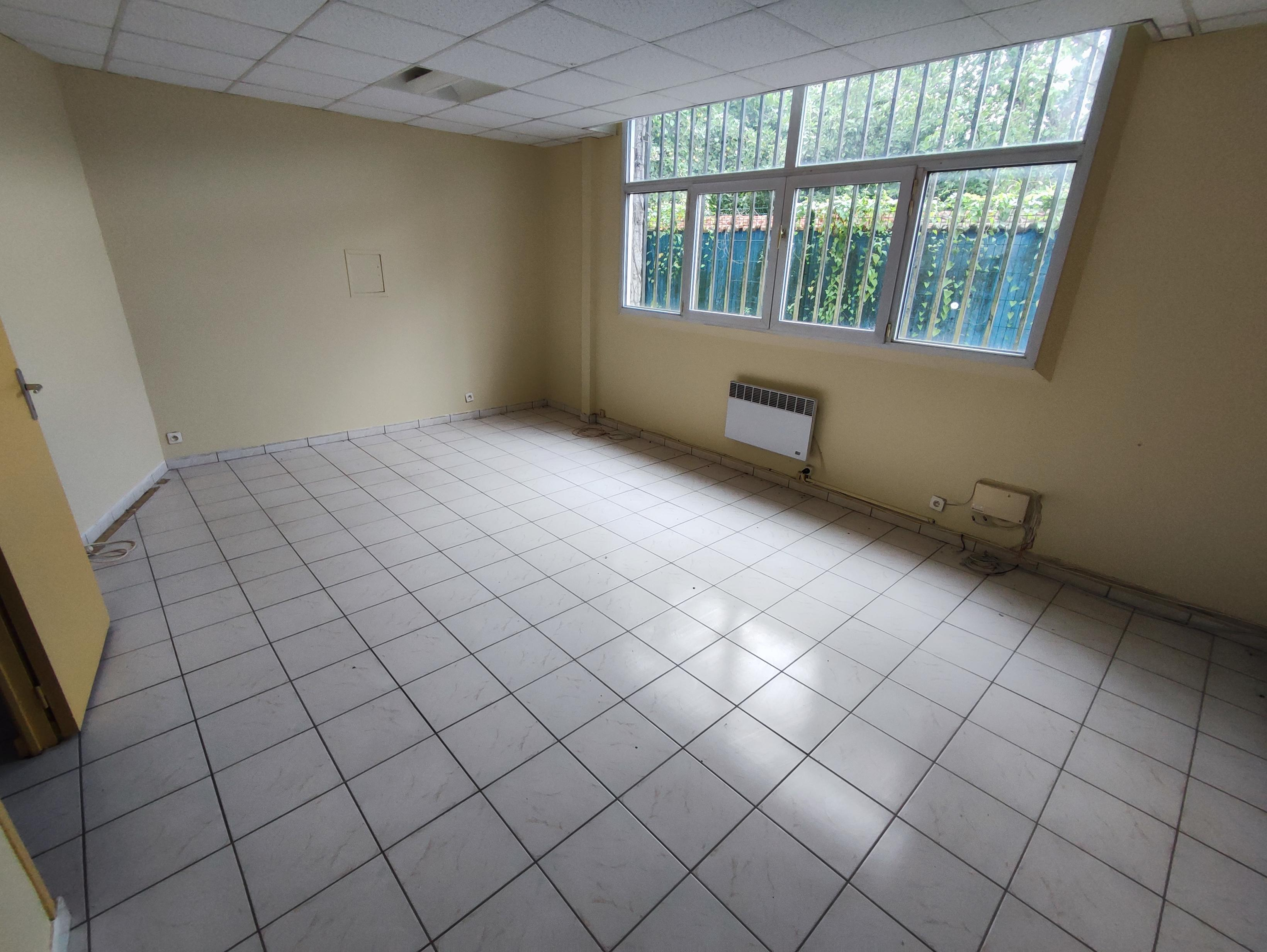 Agrandir la photo Entrepôt à vendre - 77 - Seine-et-Marne