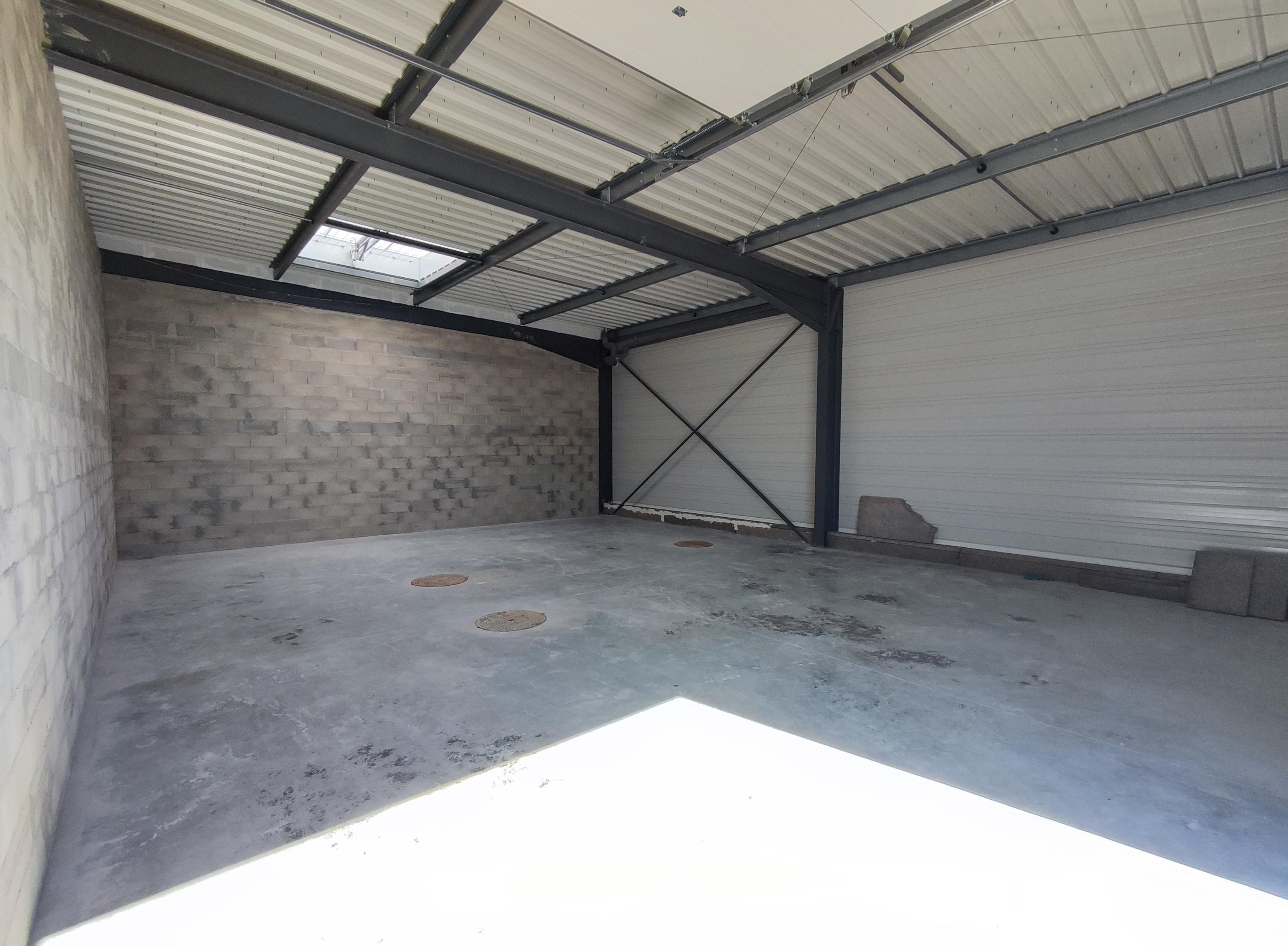 Agrandir la photo Entrepôt à louer - 349.0 m2 - 77 - Seine-et-Marne