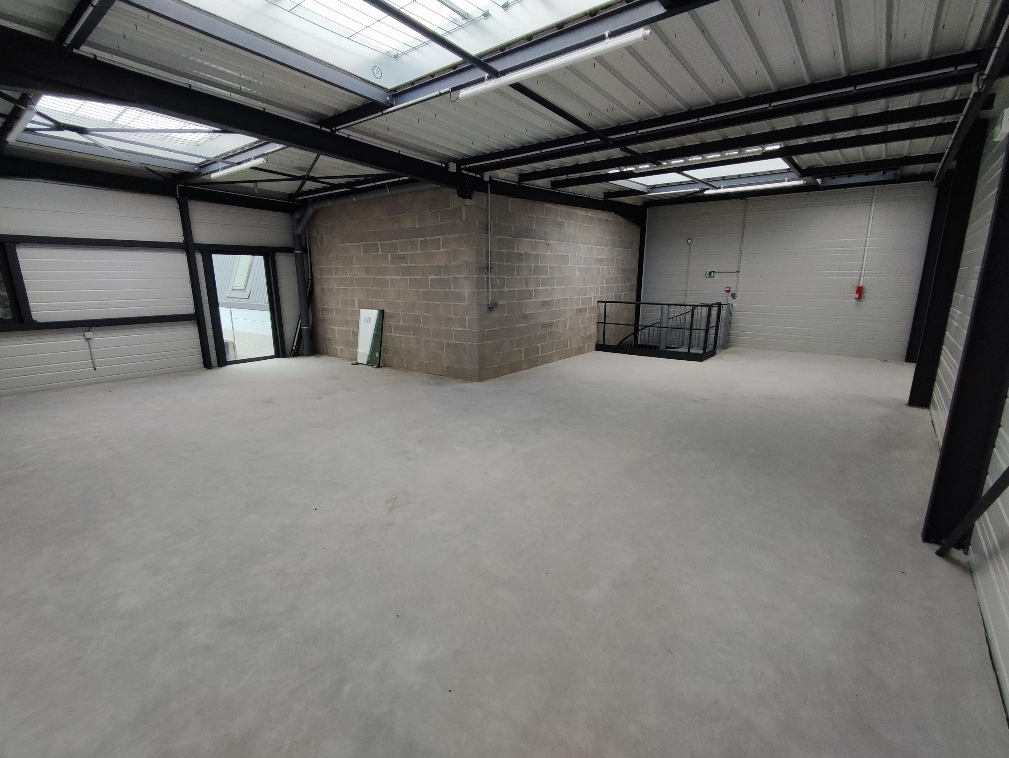 Agrandir la photo Entrepôt à louer - 178.0 m2 - 77 - Seine-et-Marne