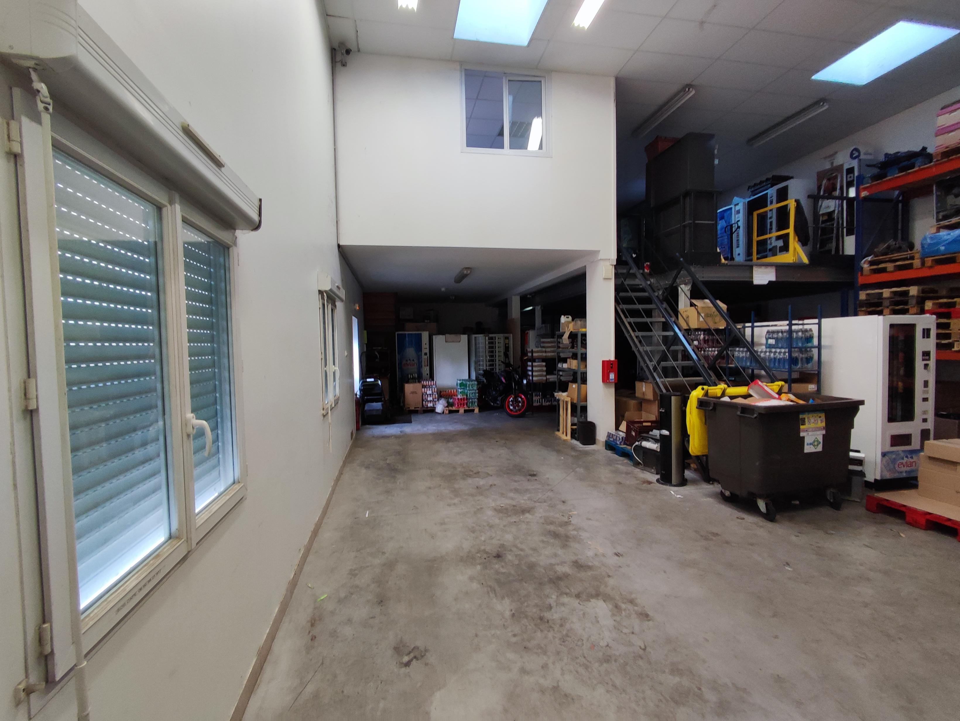Agrandir la photo Entrepôt à louer - 264.37 m2 - 77 - Seine-et-Marne