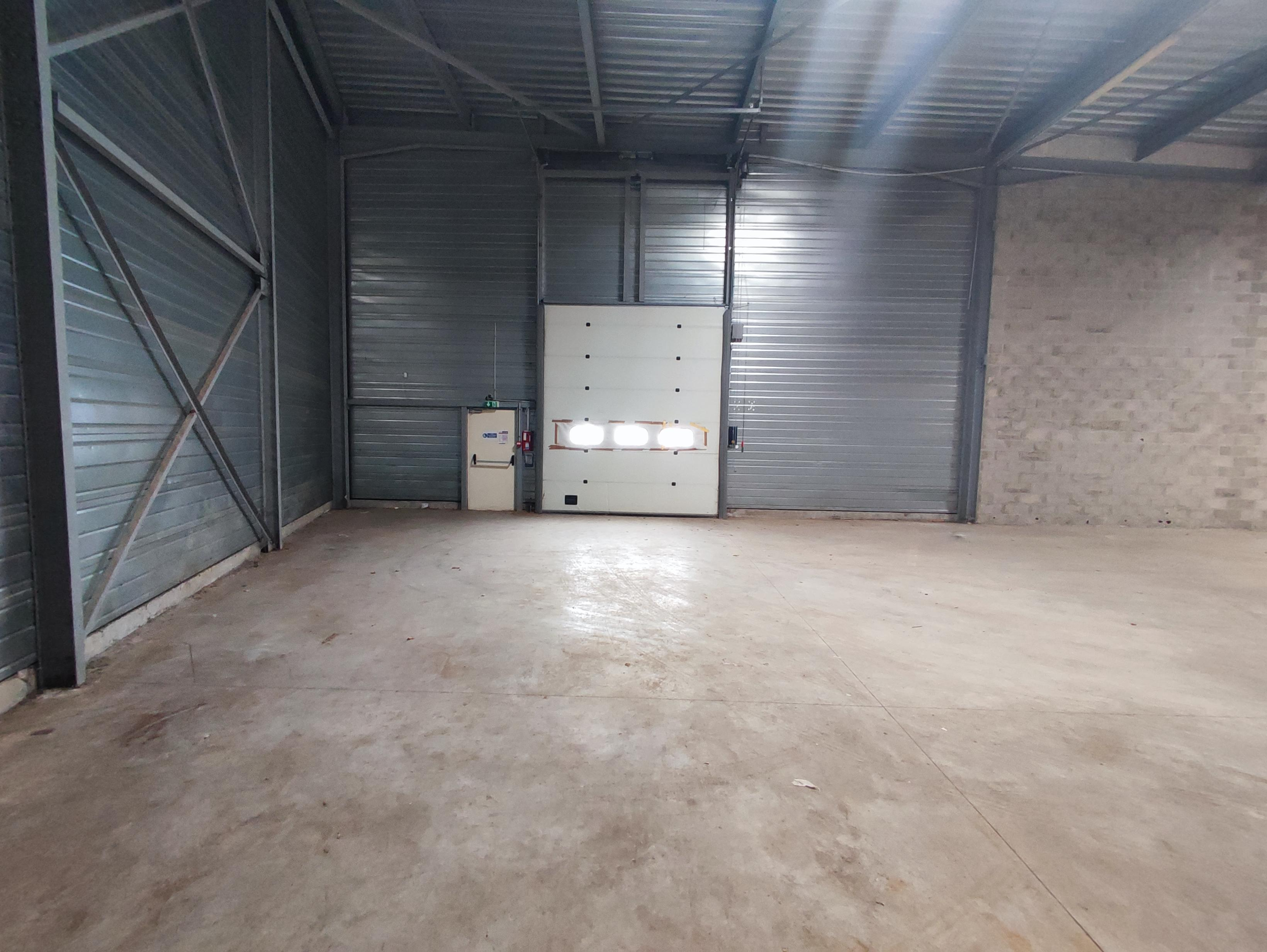 Local d'activité à louer - 690.0 m2 - 91 - Essonne