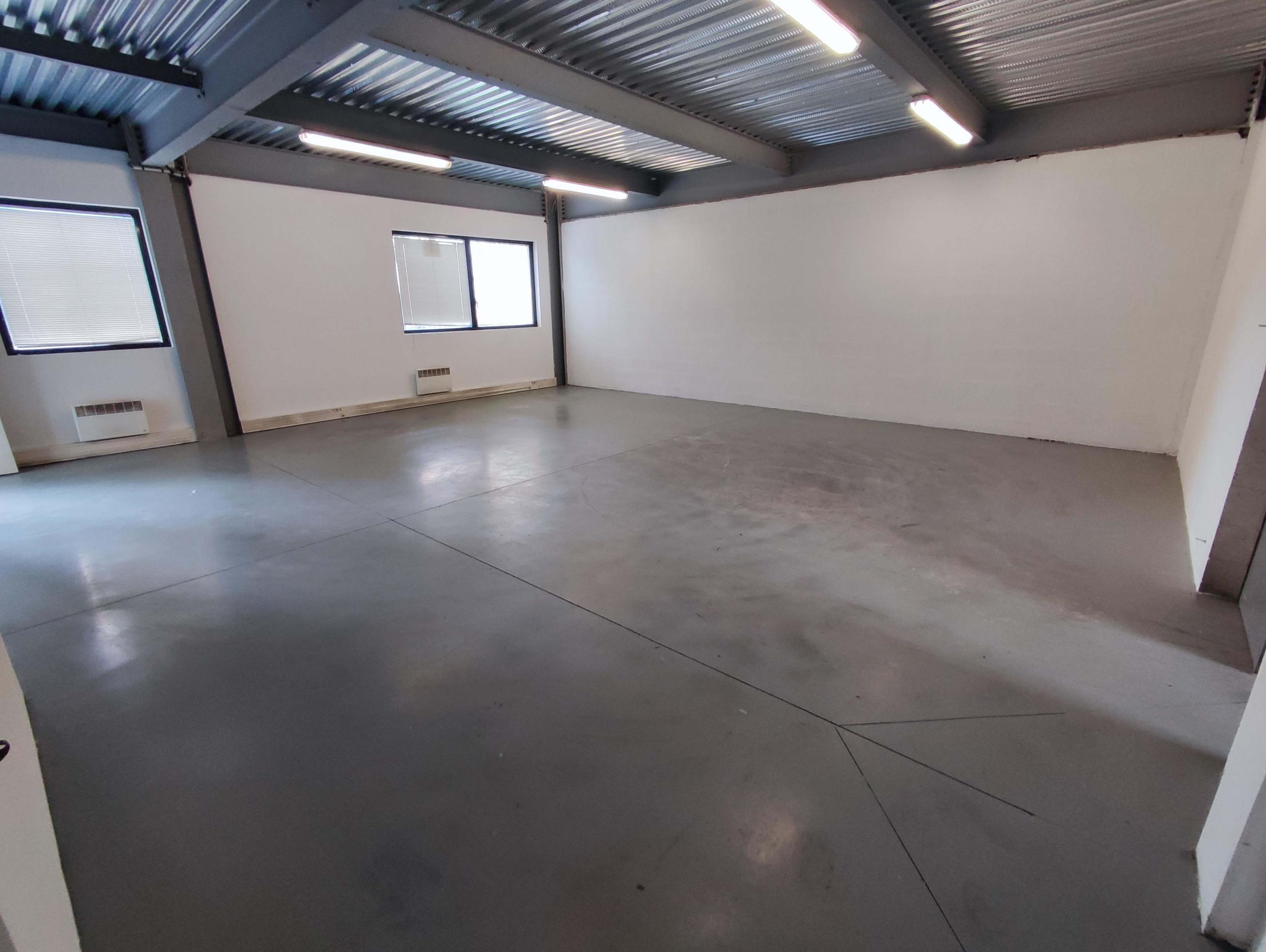 Agrandir la photo Entrepôt à louer - 880.0 m2 - 91 - Essonne