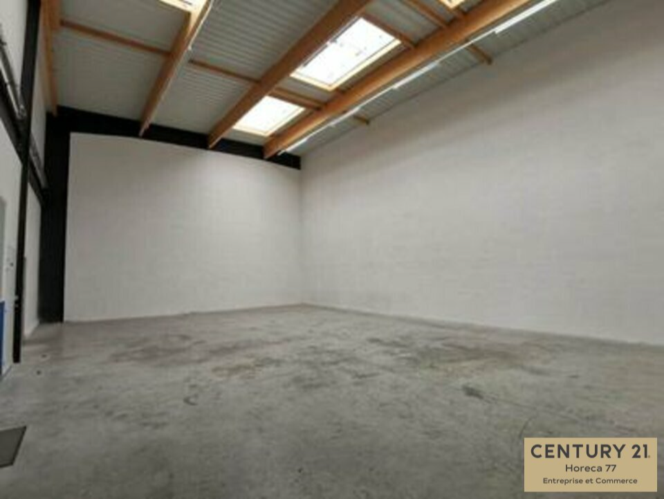 Agrandir la photo Local d'activité à louer - 297.0 m2 - 77 - Seine-et-Marne