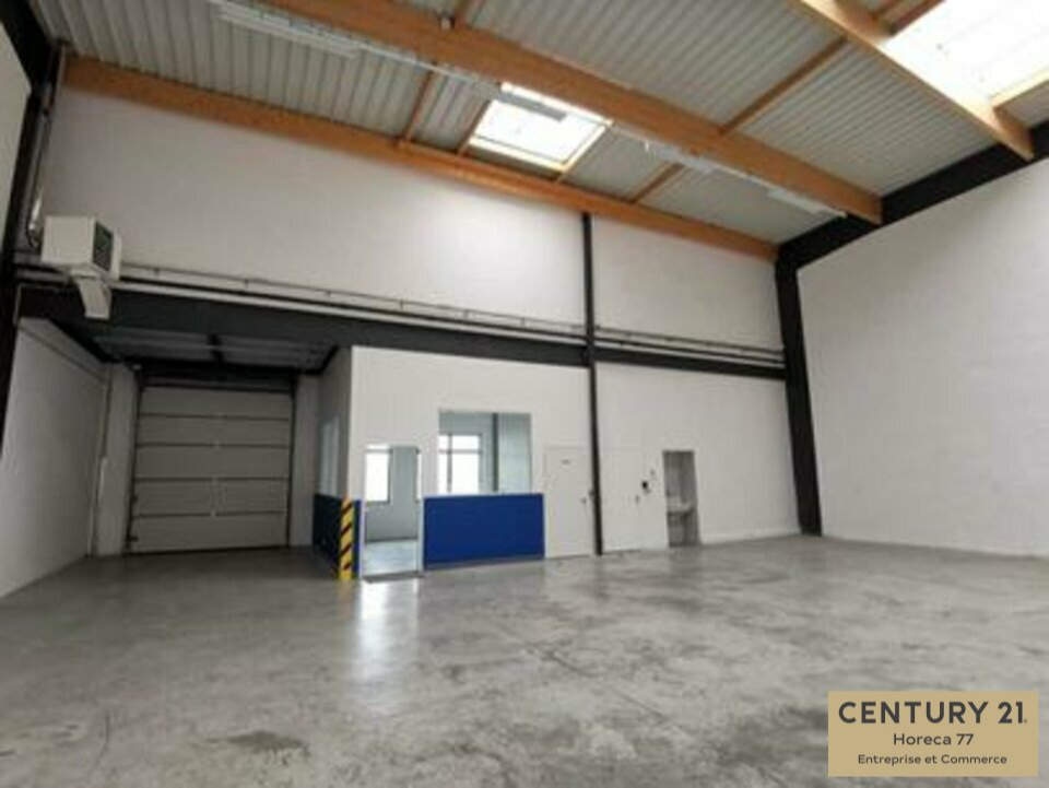 Agrandir la photo Local d'activité à louer - 297.0 m2 - 77 - Seine-et-Marne