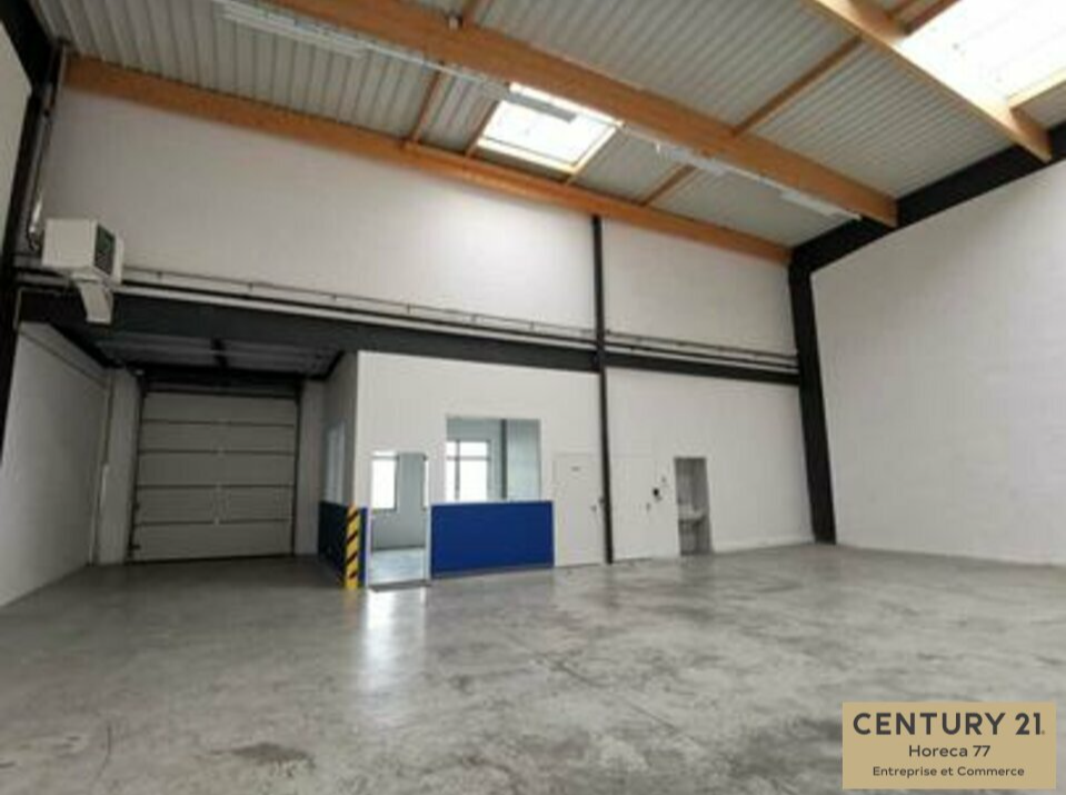 Agrandir la photo Local d'activité à louer - 229.0 m2 - 77 - Seine-et-Marne