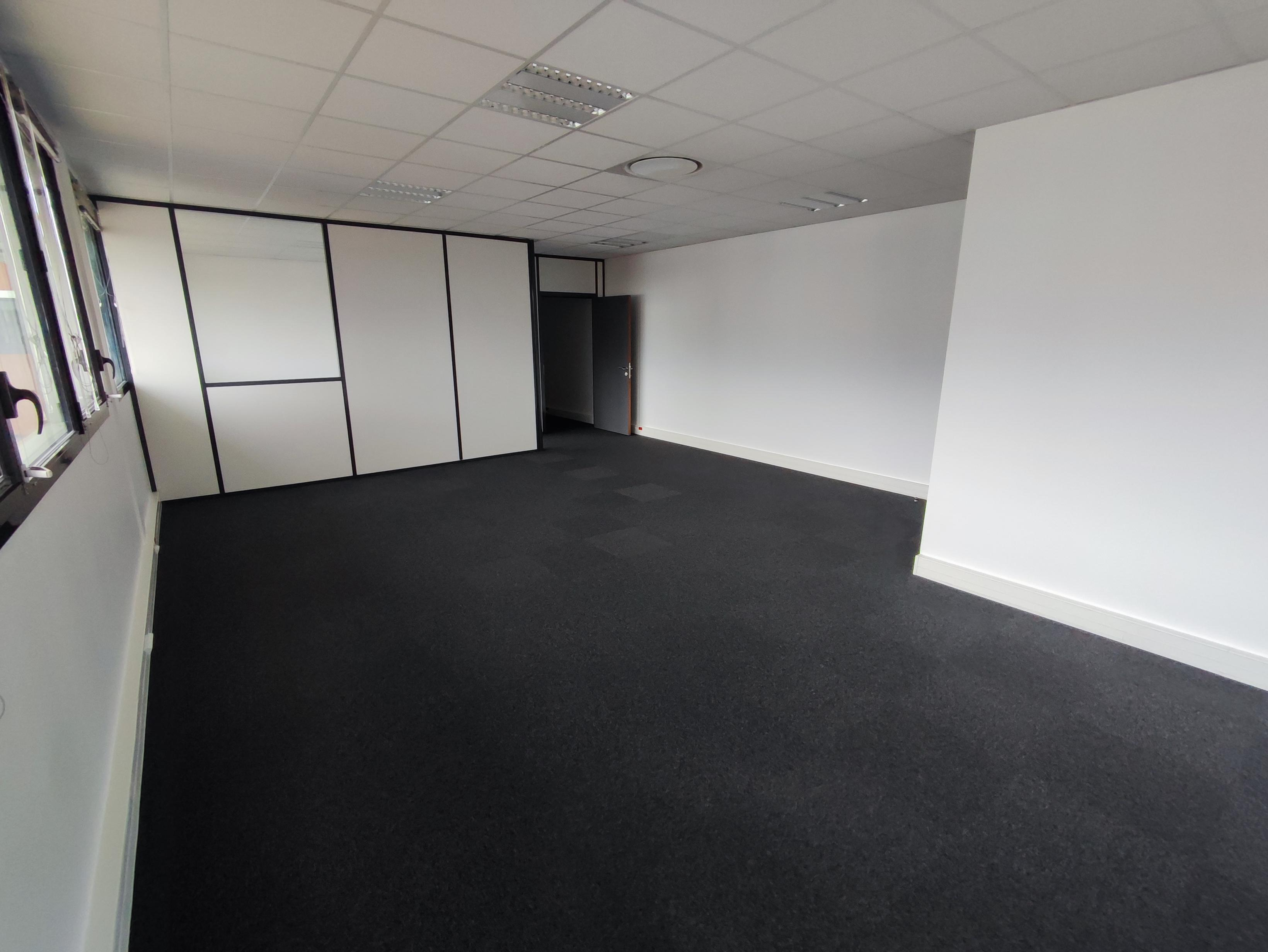 Agrandir la photo Bureaux à louer - 77.0 m2 - 77 - Seine-et-Marne