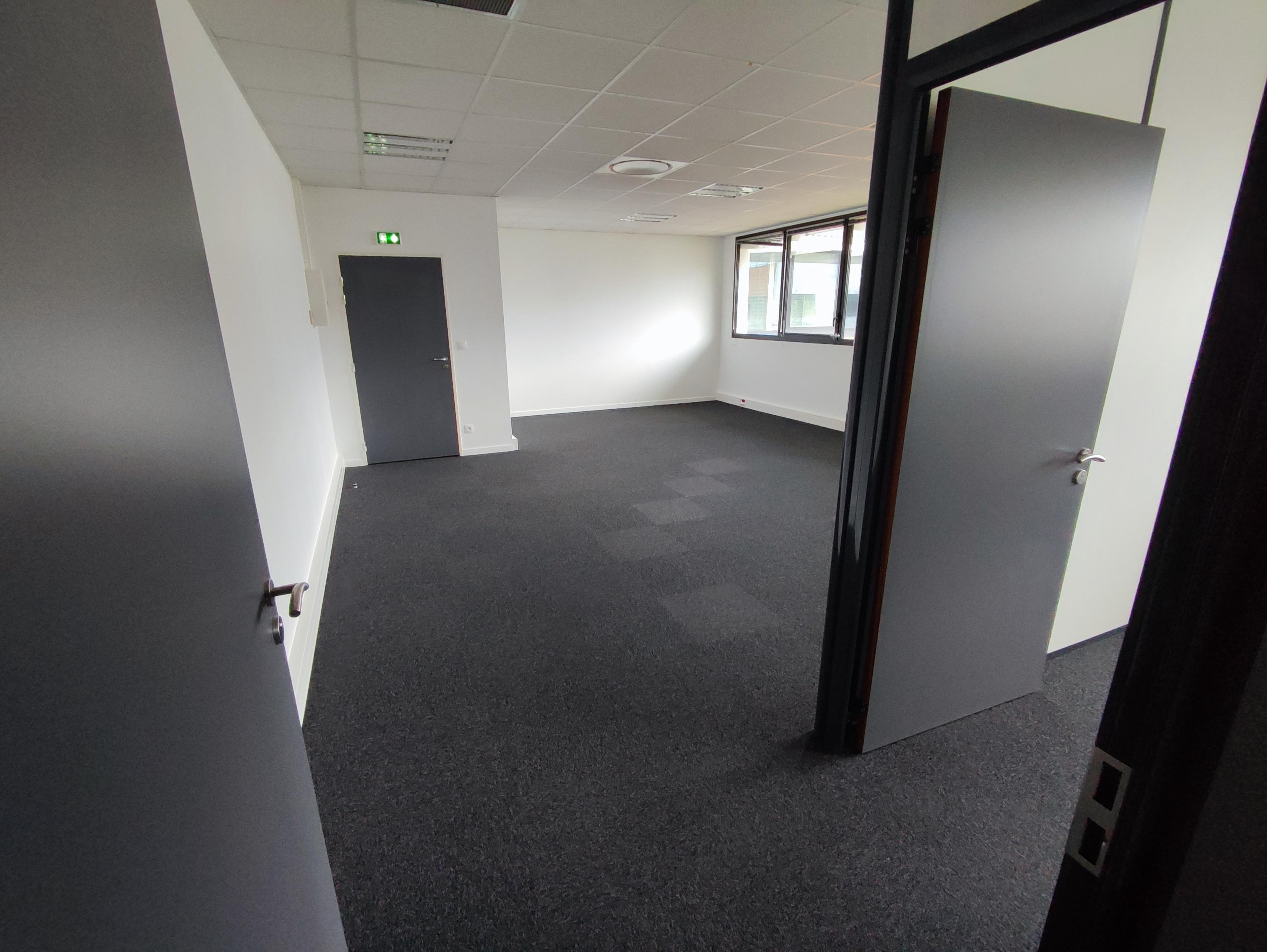 Agrandir la photo Bureaux à louer - 77.0 m2 - 77 - Seine-et-Marne