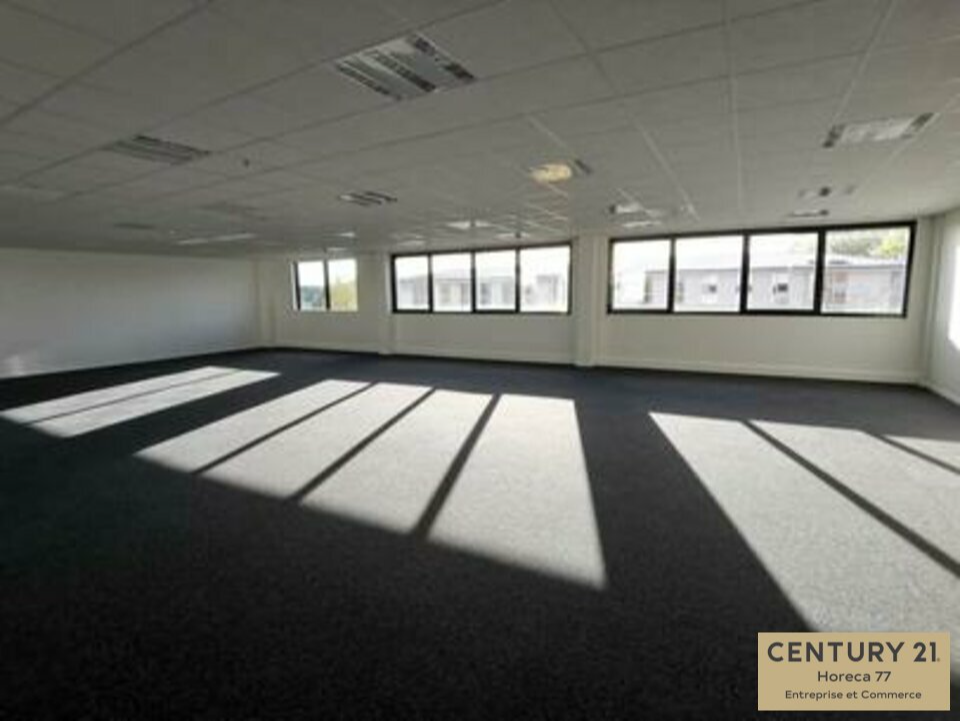 Agrandir la photo Bureaux à louer - 334.0 m2 - 77 - Seine-et-Marne