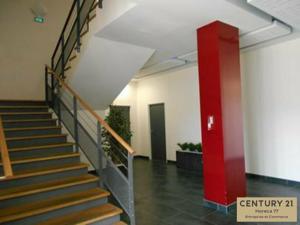 Agrandir la photo Bureaux à louer - 334.0 m2 - 77 - Seine-et-Marne