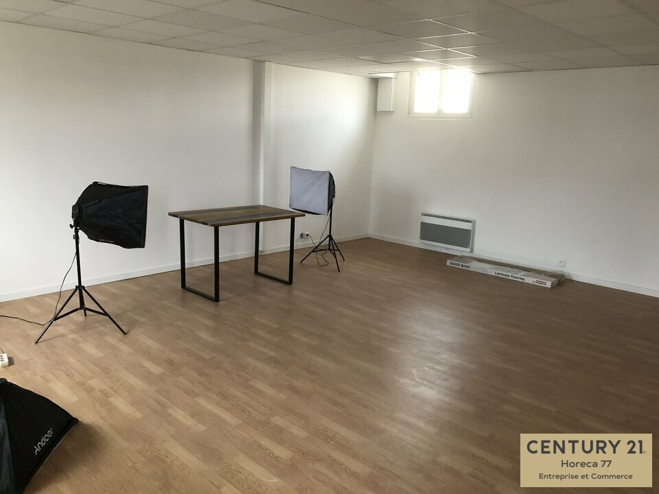 Agrandir la photo Bureaux à louer - 70.0 m2 - 77 - Seine-et-Marne