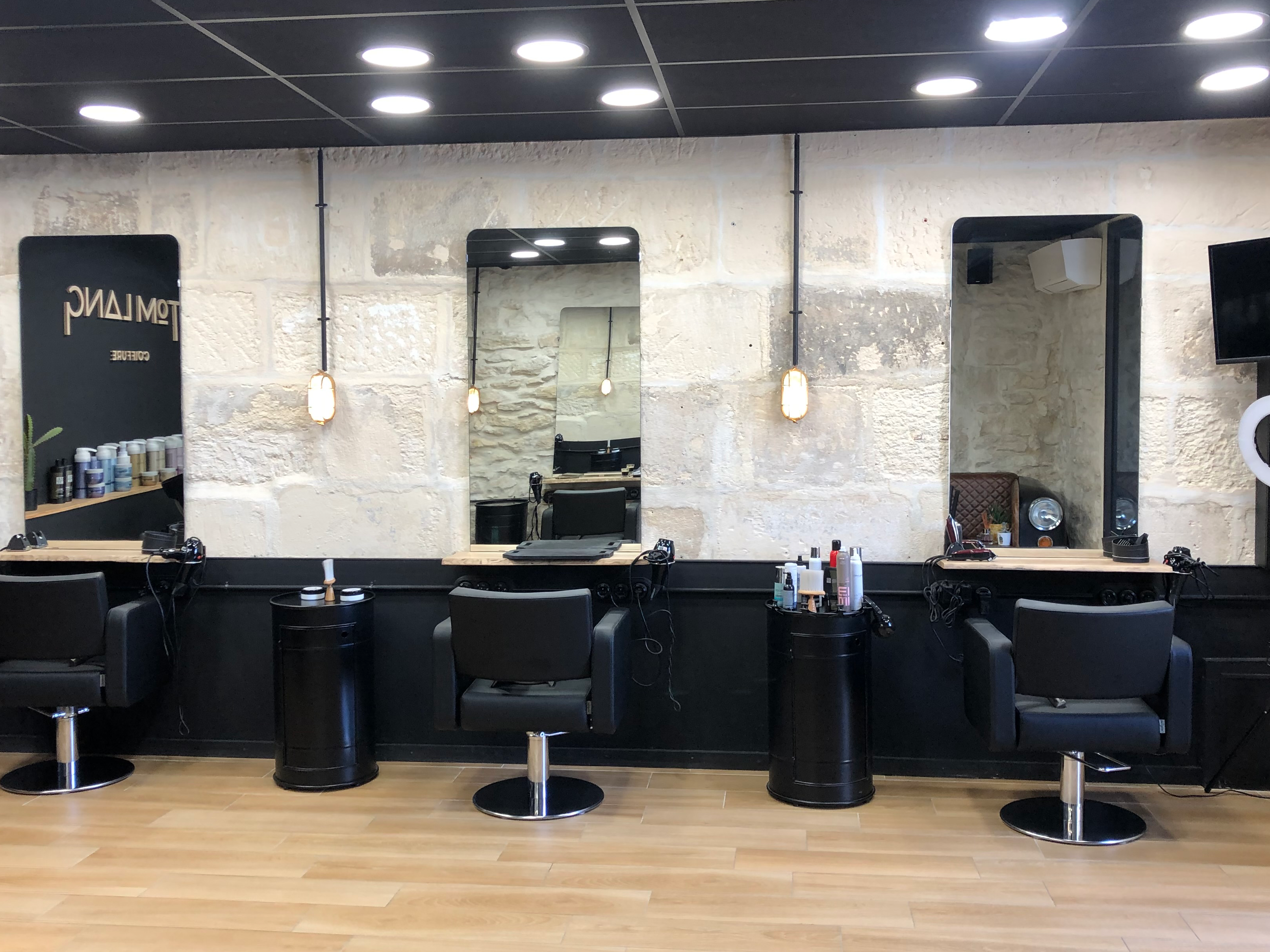 Agrandir la photo Salon de coiffure à vendre - 45.0 m2 - 13 - Bouches-du-Rhone