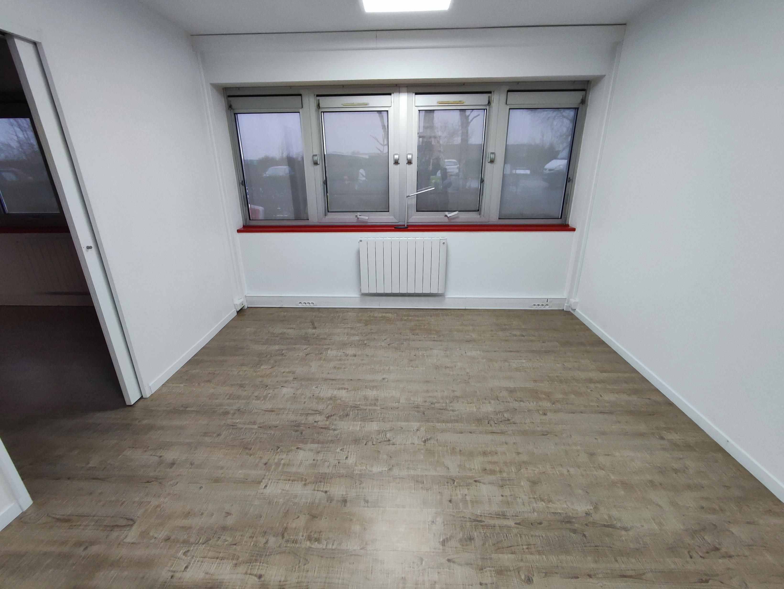 Agrandir la photo Bureaux à louer - 514.0 m2 - 77 - Seine-et-Marne