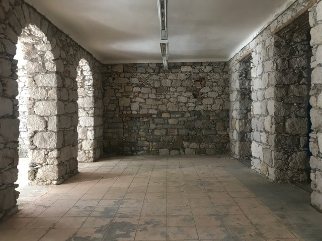 Agrandir la photo Murs à vendre à vendre - 170.0 m2 - 06 - Alpes-Maritimes