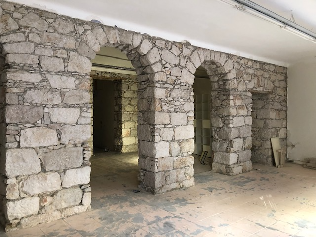 Agrandir la photo Murs à vendre à vendre - 170.0 m2 - 06 - Alpes-Maritimes