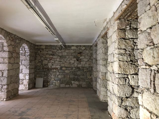 Agrandir la photo Murs à vendre à vendre - 170.0 m2 - 06 - Alpes-Maritimes