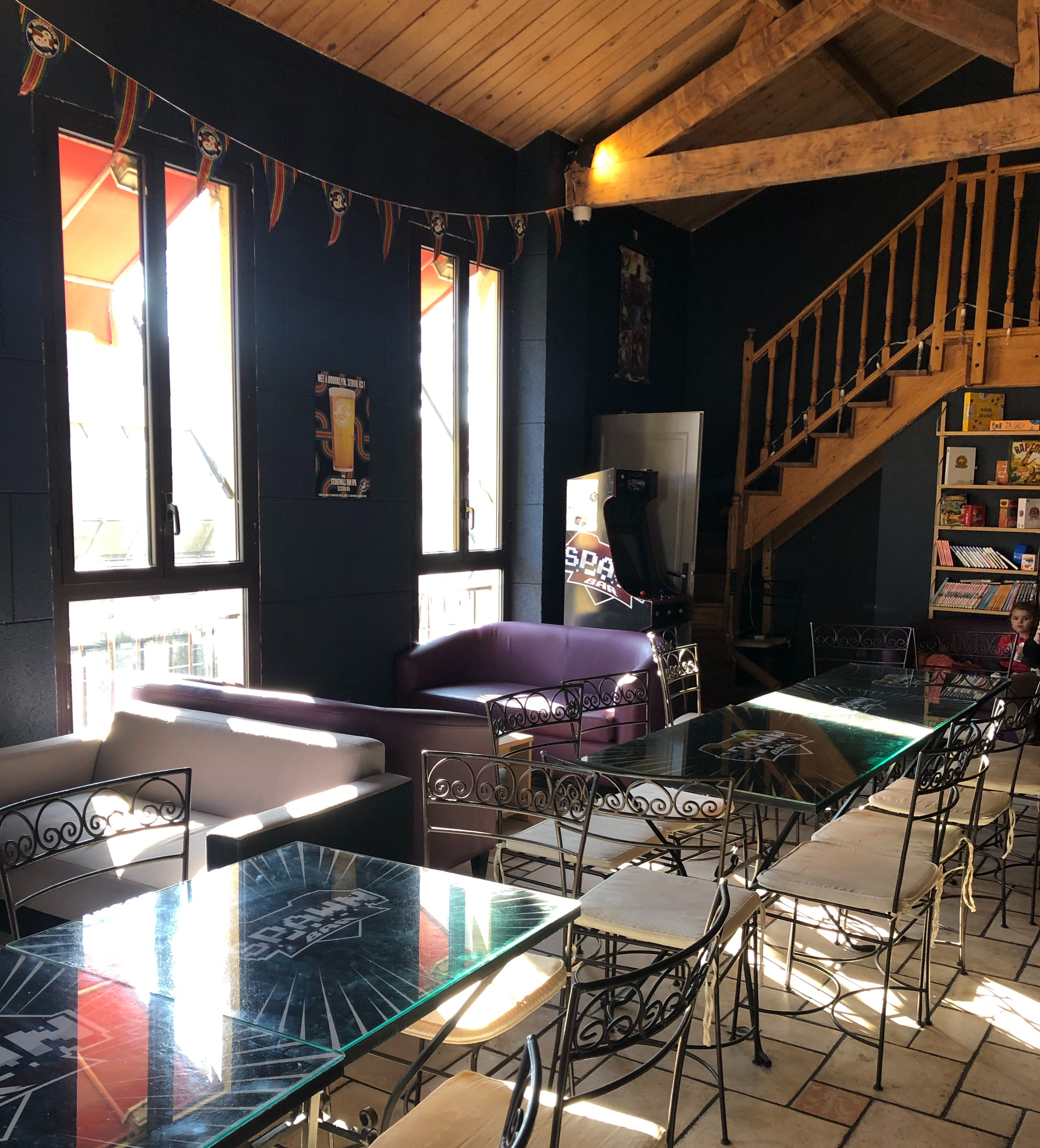 Agrandir la photo Bar à vendre - 180.0 m2 - 13 - Bouches-du-Rhone