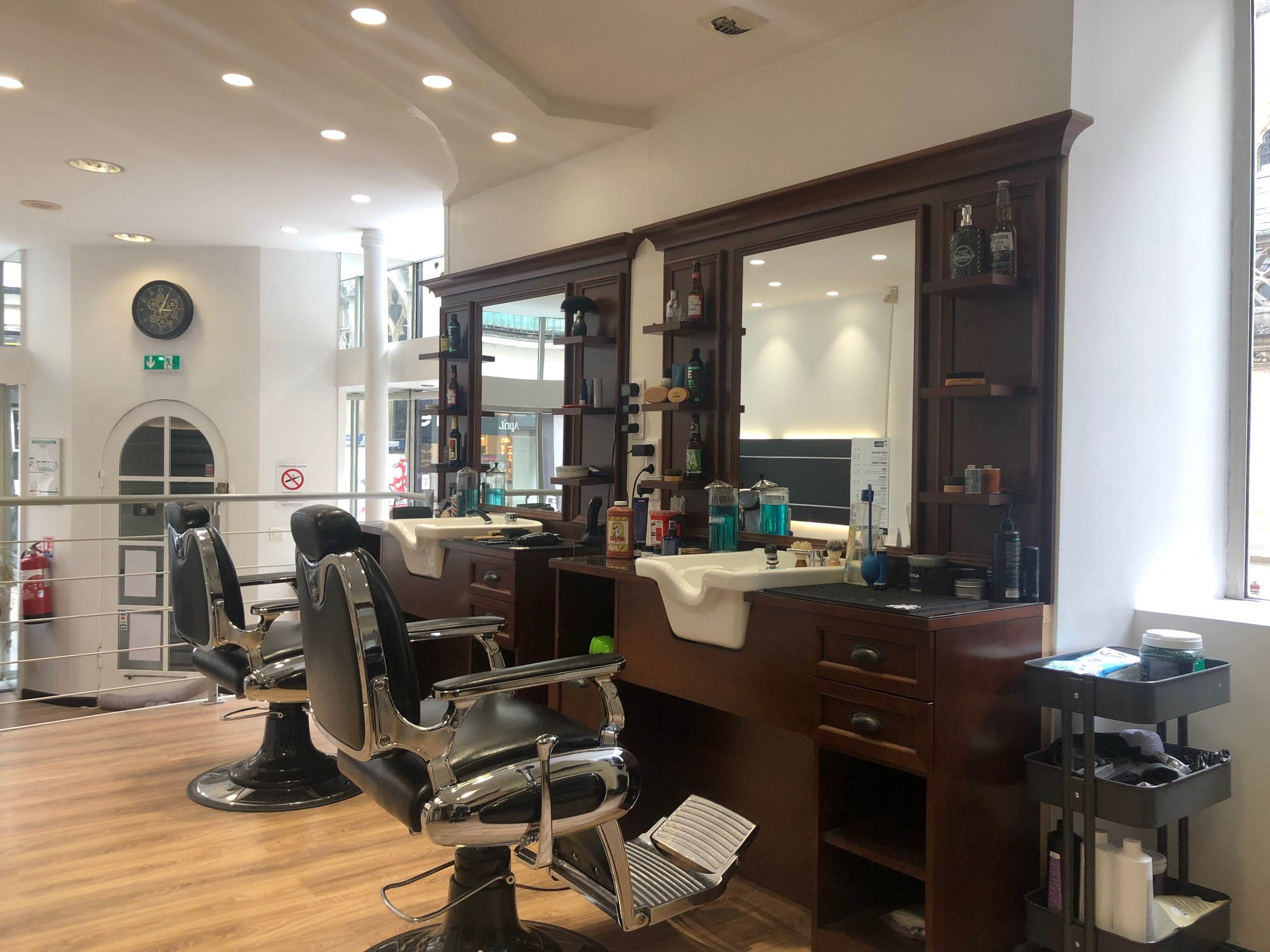Agrandir la photo Salon de coiffure à vendre - 38.0 m2 - 77 - Seine-et-Marne