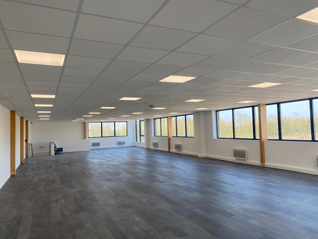 Bureaux à louer - 247.0 m2 - 77 - Seine-et-Marne