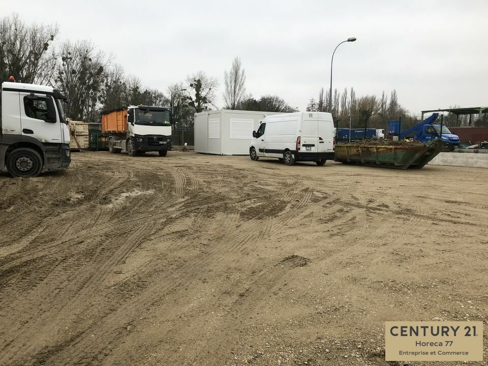 Agrandir la photo Terrain à vendre - 8500.0 m2 - 77 - Seine-et-Marne