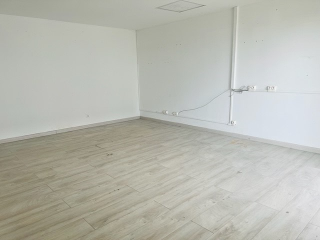 Agrandir la photo Local d'activité à louer - 150.0 m2 - 77 - Seine-et-Marne