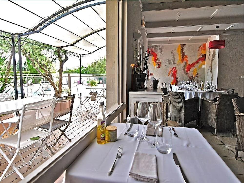Agrandir la photo Hôtel à vendre - 1200.0 m2 - 30 - Gard