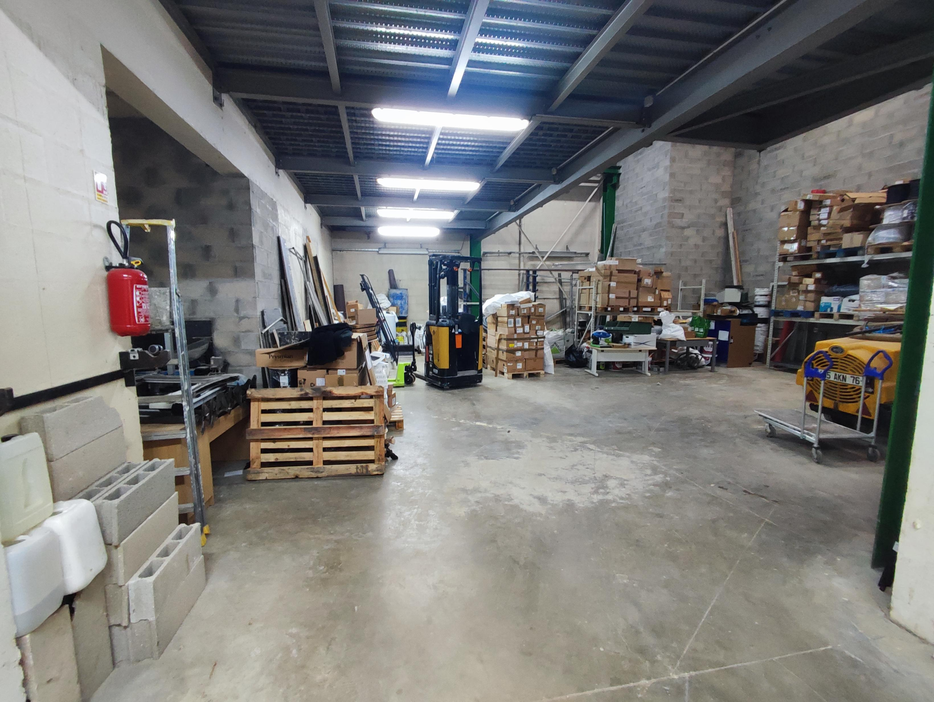 Agrandir la photo Entrepôt à louer - 250.0 m2 - 91 - Essonne