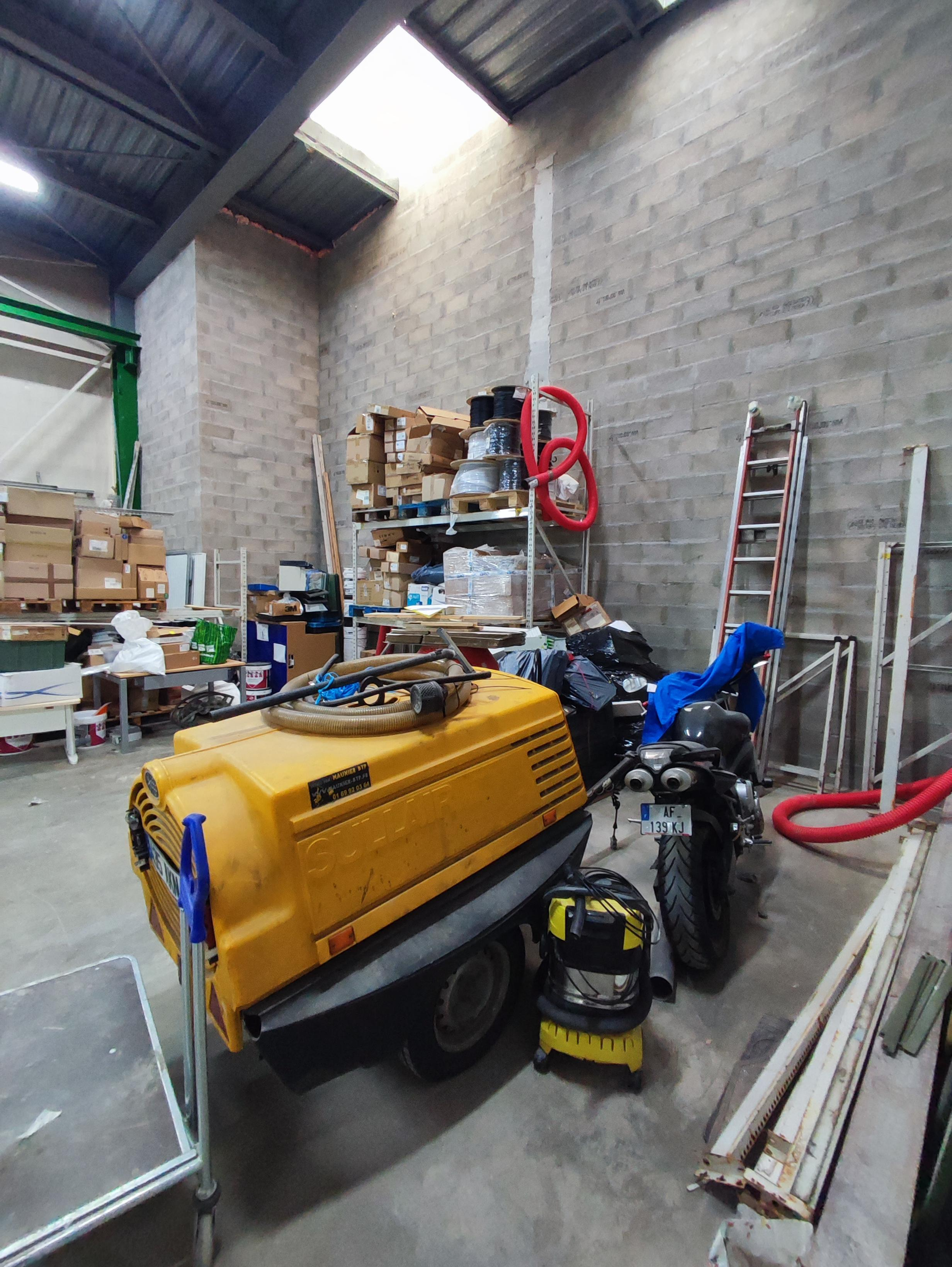 Agrandir la photo Entrepôt à louer - 250.0 m2 - 91 - Essonne