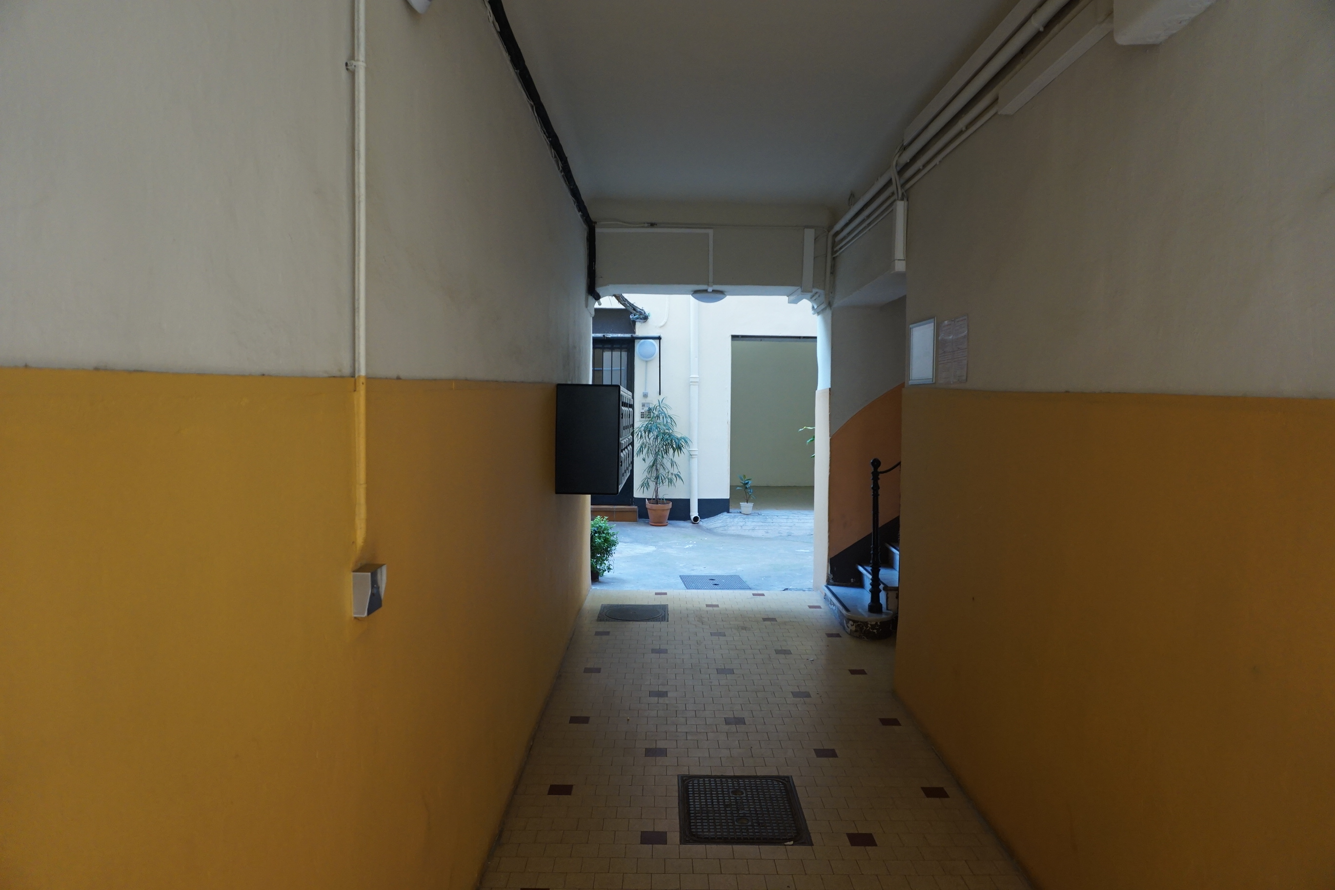 Agrandir la photo Murs à vendre à vendre - 55.0 m2 - 06 - Alpes-Maritimes