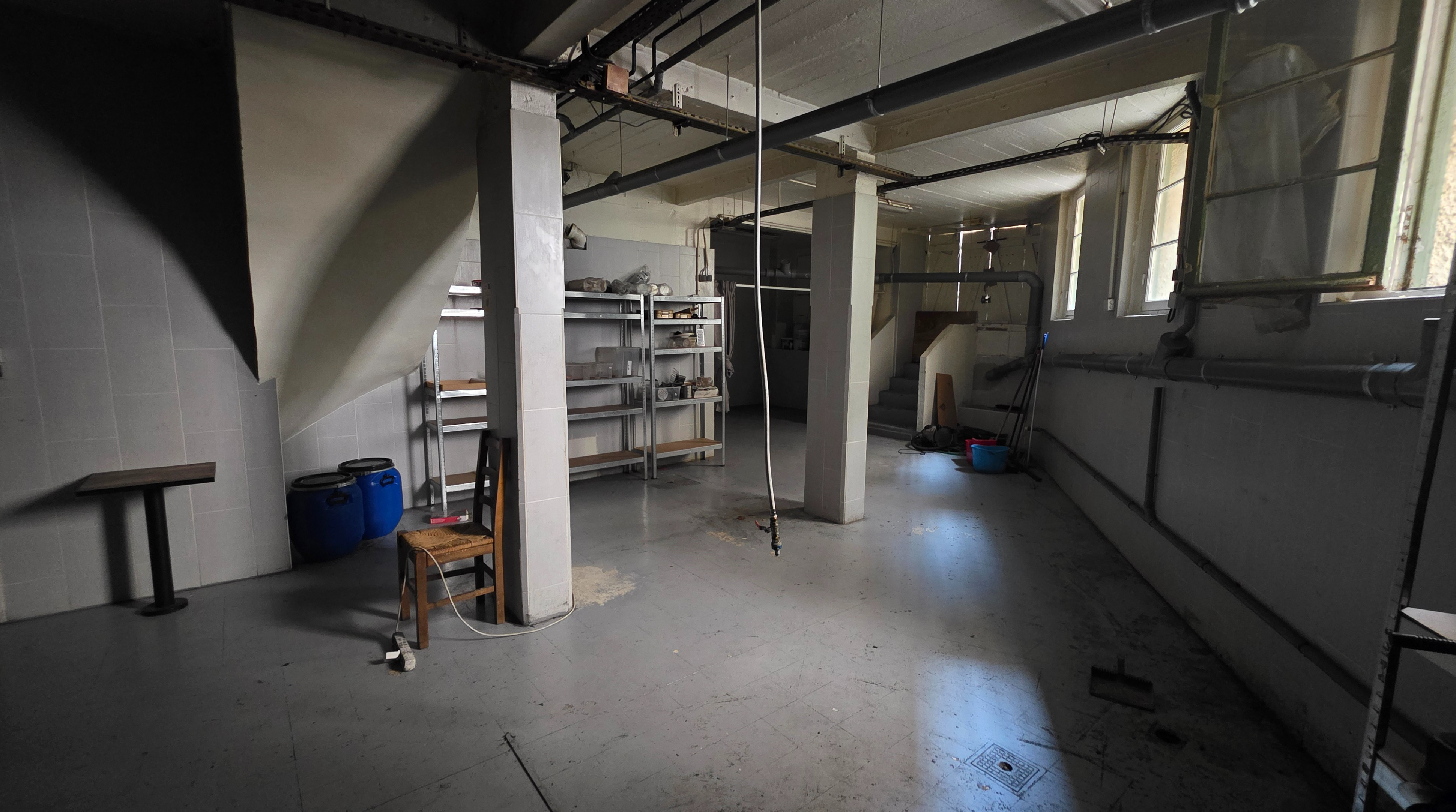 Local commercial à louer - 102.0 m2 - 06 - Alpes-Maritimes