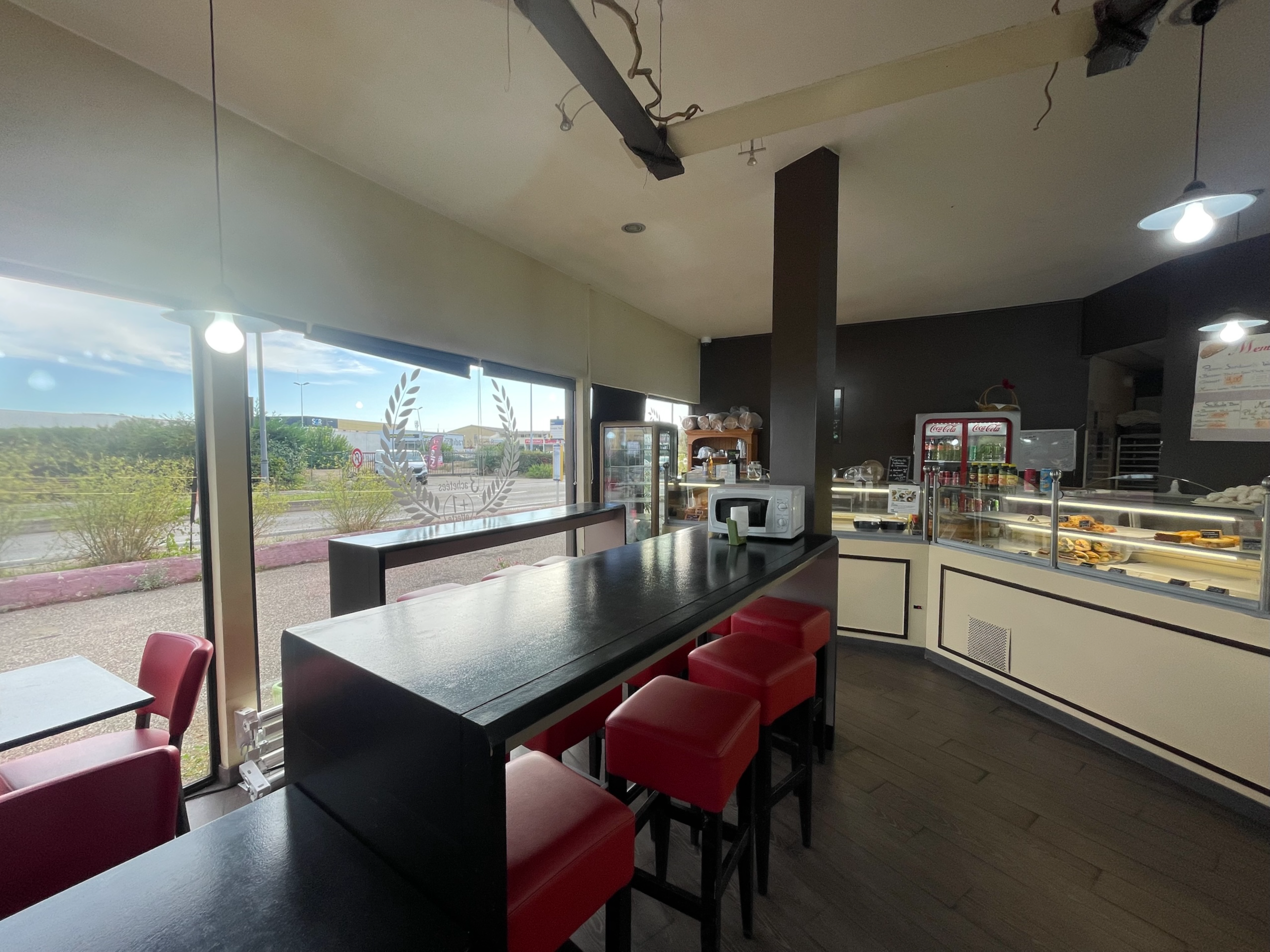 Agrandir la photo Boulangerie à vendre - 250.0 m2 - 30 - Gard