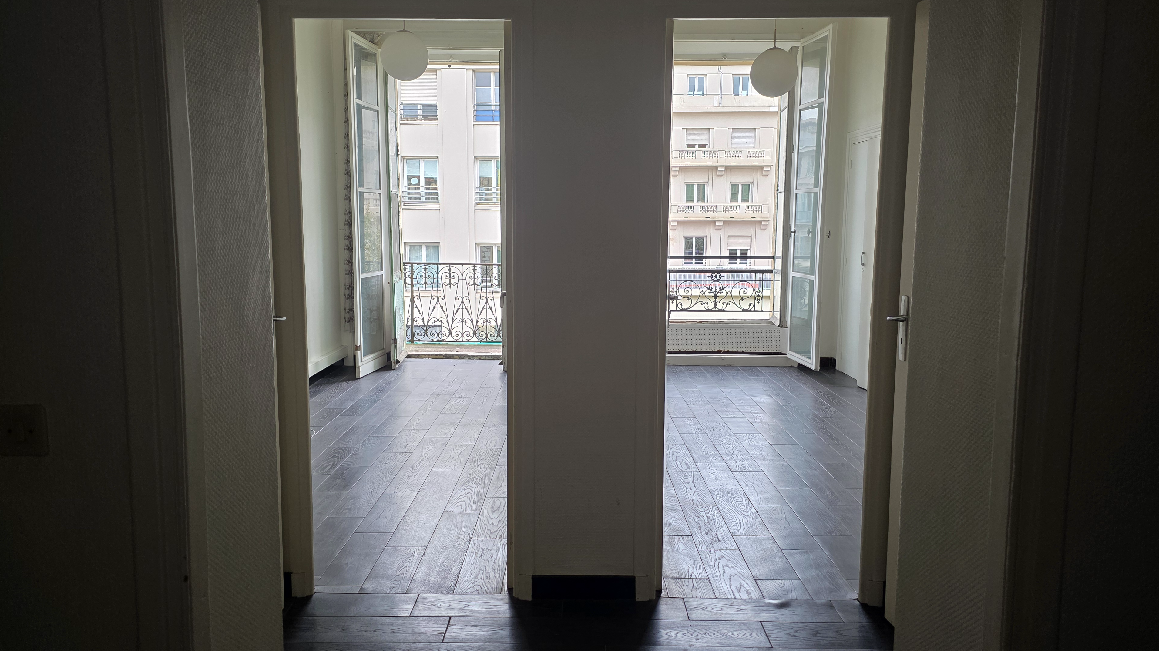 Bureaux à louer - 122.0 m2 - 06 - Alpes-Maritimes