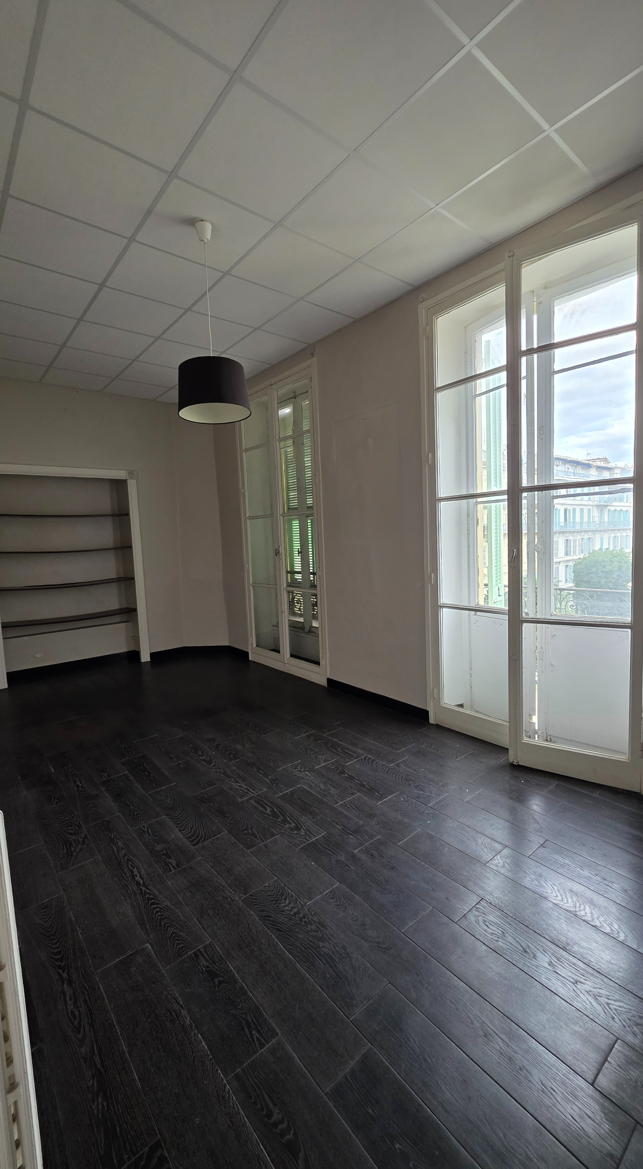 Bureaux à louer - 122.0 m2 - 06 - Alpes-Maritimes