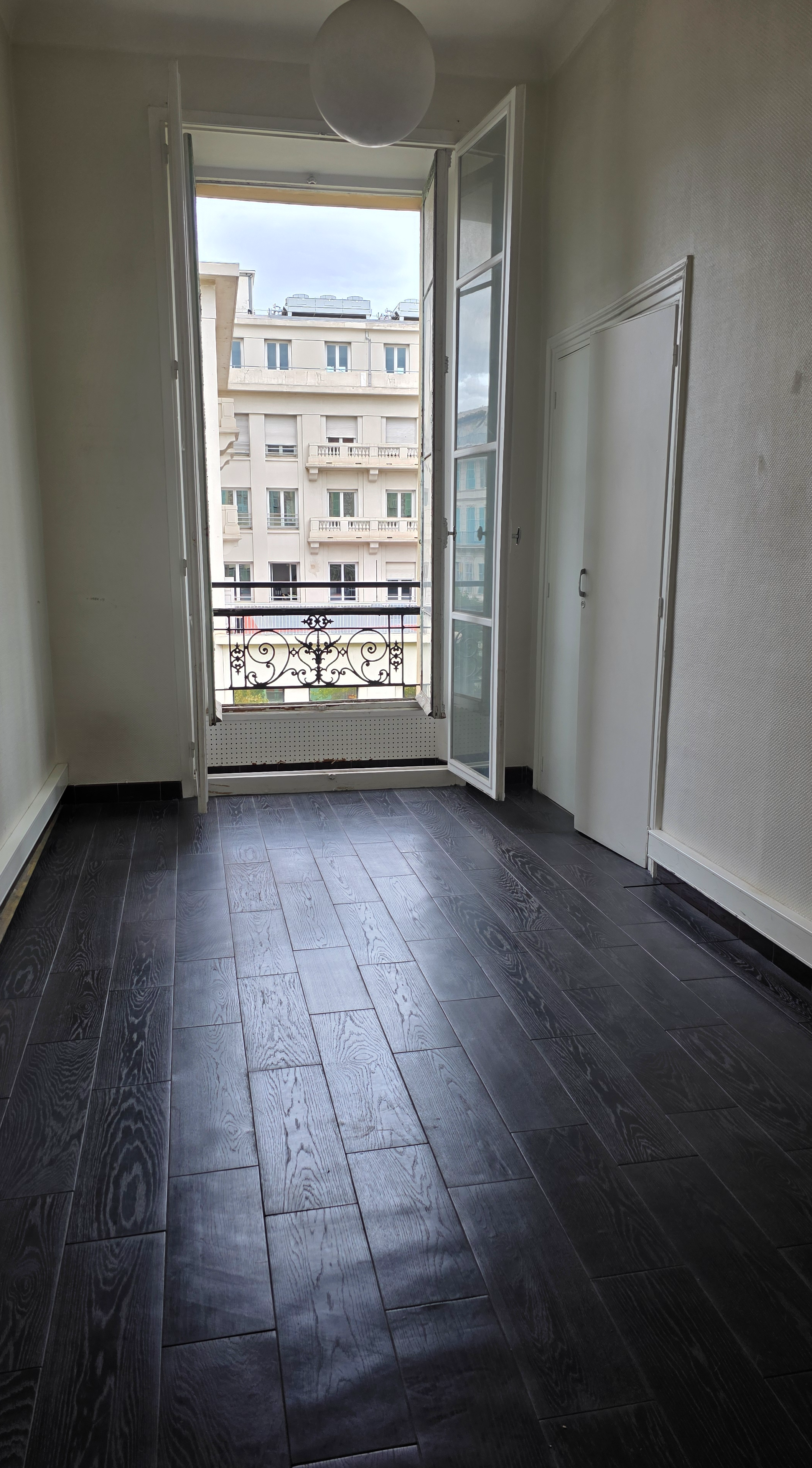 Bureaux à louer - 122.0 m2 - 06 - Alpes-Maritimes