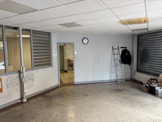 Local commercial à louer - 202.0 m2 - 06 - Alpes-Maritimes