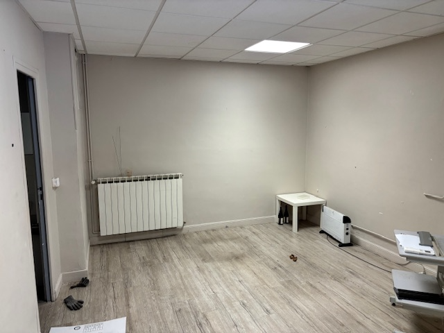 Local commercial à louer - 202.0 m2 - 06 - Alpes-Maritimes