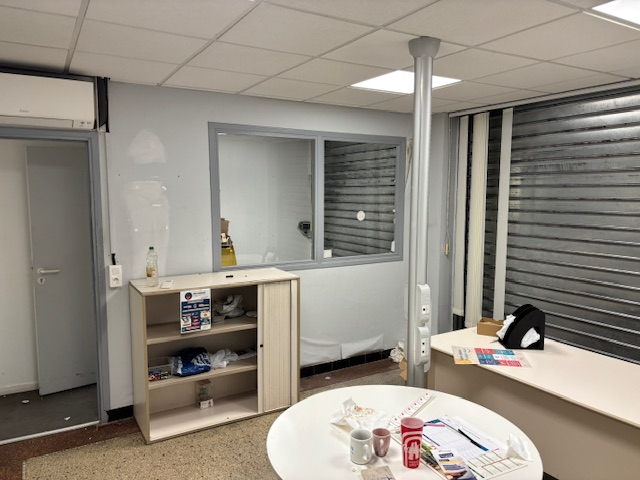 Local commercial à louer - 202.0 m2 - 06 - Alpes-Maritimes