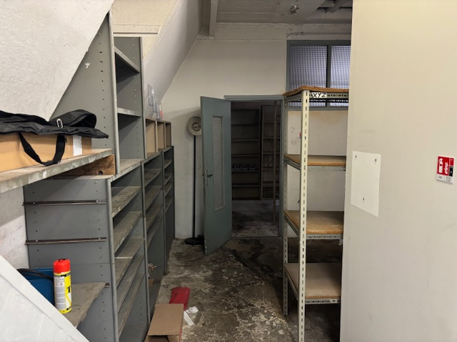 Local commercial à louer - 202.0 m2 - 06 - Alpes-Maritimes