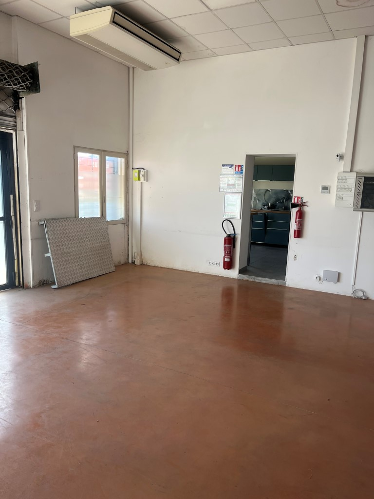 Local commercial à louer - 250.0 m2 - 30 - Gard
