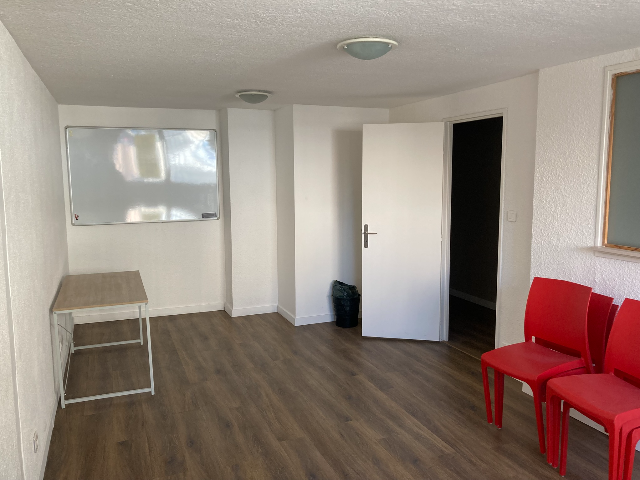 Bureaux à louer - 87.0 m2 - 30 - Gard