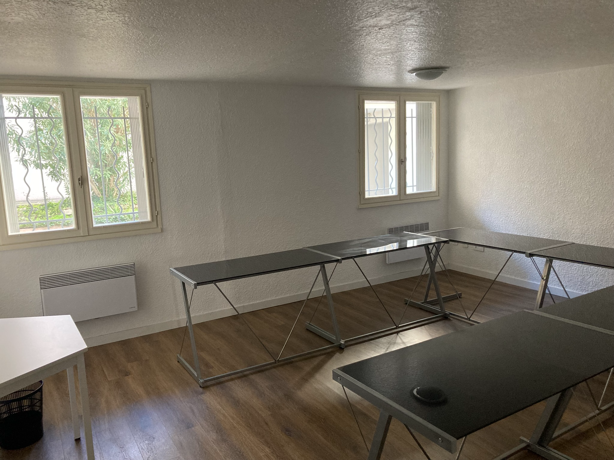 Bureaux à louer - 87.0 m2 - 30 - Gard