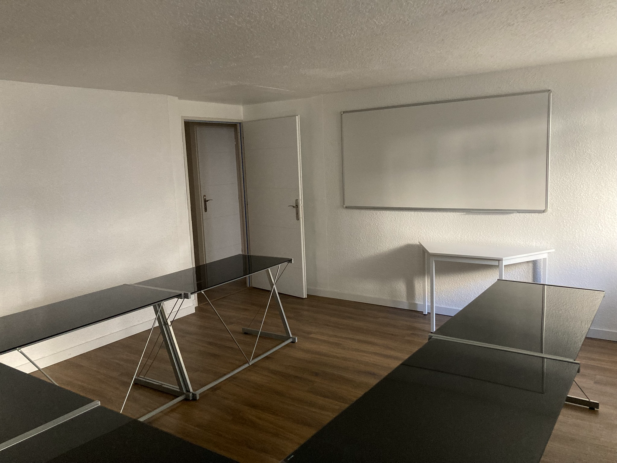 Bureaux à louer - 87.0 m2 - 30 - Gard