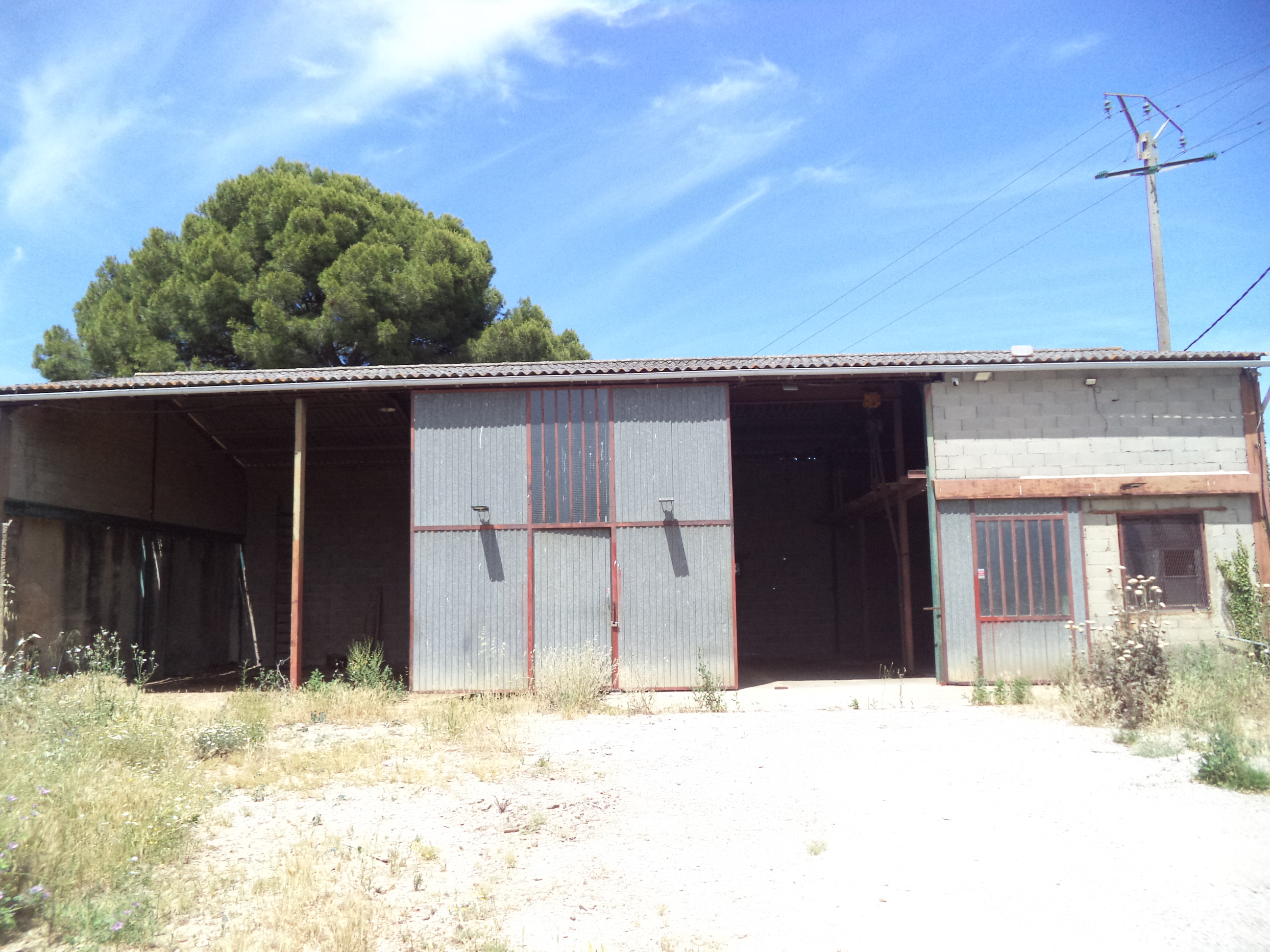 Entrepôt à louer - 200.0 m2 - 30 - Gard