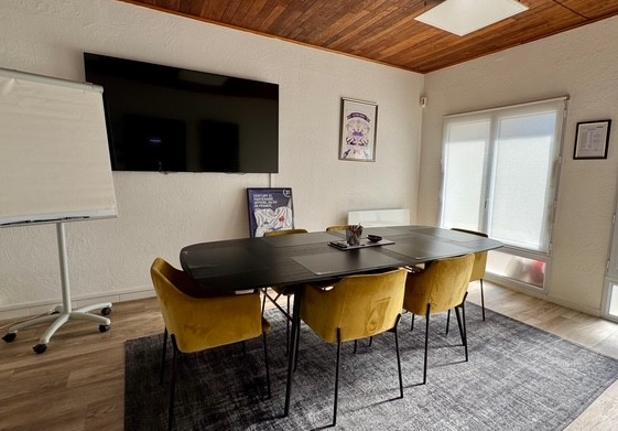 Local commercial à louer - 81.0 m2 - 91 - Essonne